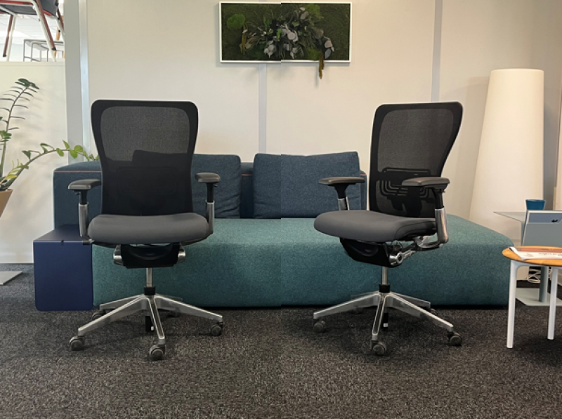 Zody de Haworth : ergonomie scientifique et design durable pour les espaces tertiaires à Marseille et Aix-en-Provence  Le confort au travail dépend largement de la qualité du siège utilisé au quotidien. La chaise Zody de Haworth, sélectionnée par DMB Desi